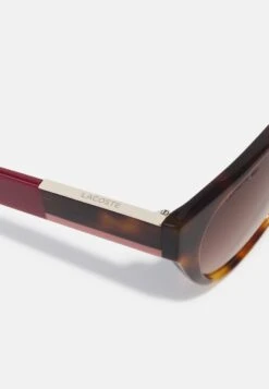 Lacoste Zonnebril - Tortoise 9 Lacoste Zonnebril - Tortoise -Lacoste b96814ffbde14a92ae5410ffc02757e8