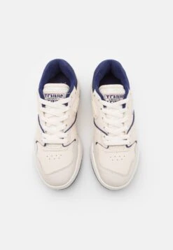 Lacoste Lineshot- Sneakers Laag - Off White/Navy -Lacoste d320c666872b47b3a4778fe6aabf053b