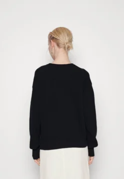 Lacoste Trui - Bleu Marine -Lacoste d36561f059a048f4b889be6fb943f71b scaled