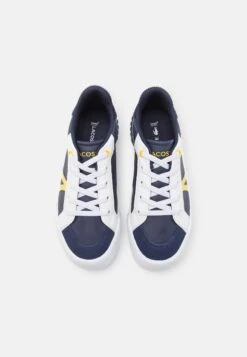 Lacoste L004 Unisex - Sneakers Laag - Navy/Yellow 9 Lacoste L004 Unisex - Sneakers Laag - Navy/Yellow -Lacoste d9a34eb5a3f94bdca5fd307bea7def88