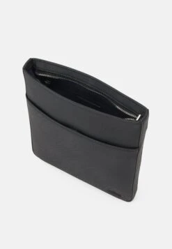 Lacoste Classic Unisex - Schoudertas - Noir -Lacoste db8ed5d3b5ae45279f63152a3d020889