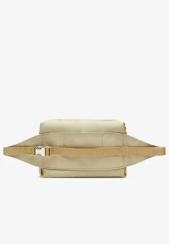 Lacoste Heuptas - Brindille -Lacoste de3ebb65e9514fc982cde172c61d2f9f scaled