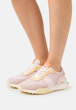 Lacoste Spin Deluxe- Sneakers Laag - Light Pink/Light Yellow