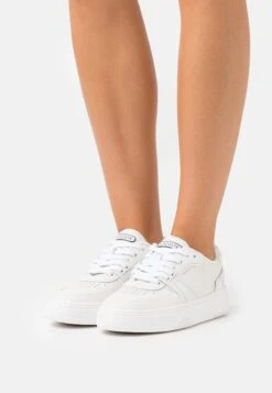 Lacoste Sneakers Laag - White/Offwhite