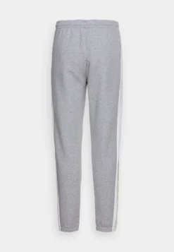 Lacoste Trainingsbroek - Silver-Coloured Chine/White -Lacoste ec877a9f4b0140dbb5ce3208d94a5291 scaled