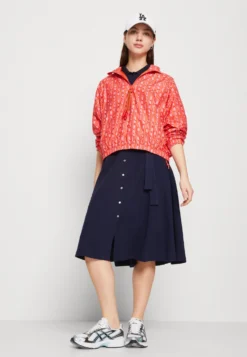 Lacoste Windjack - Red Multico -Lacoste ec8b80fe8bca4ab19567cfb4b18bbd57 scaled