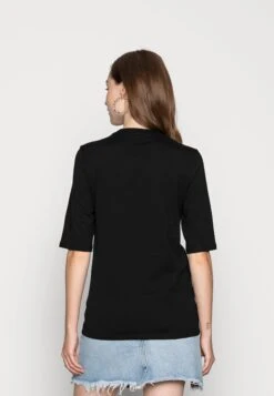 Lacoste T-Shirt Basic - Black -Lacoste f36c5df29658472784e9a6dbe4e582de