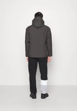 Lacoste Lichte Jas - Noir 7 Lacoste Lichte Jas - Noir -Lacoste f7222be1141548d68ddf4ce8ea225a44