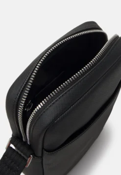 Lacoste Men Classic Unisex - Schoudertas - Noir -Lacoste f9cc0f5a6f46418e8db4a4a14f363560 scaled